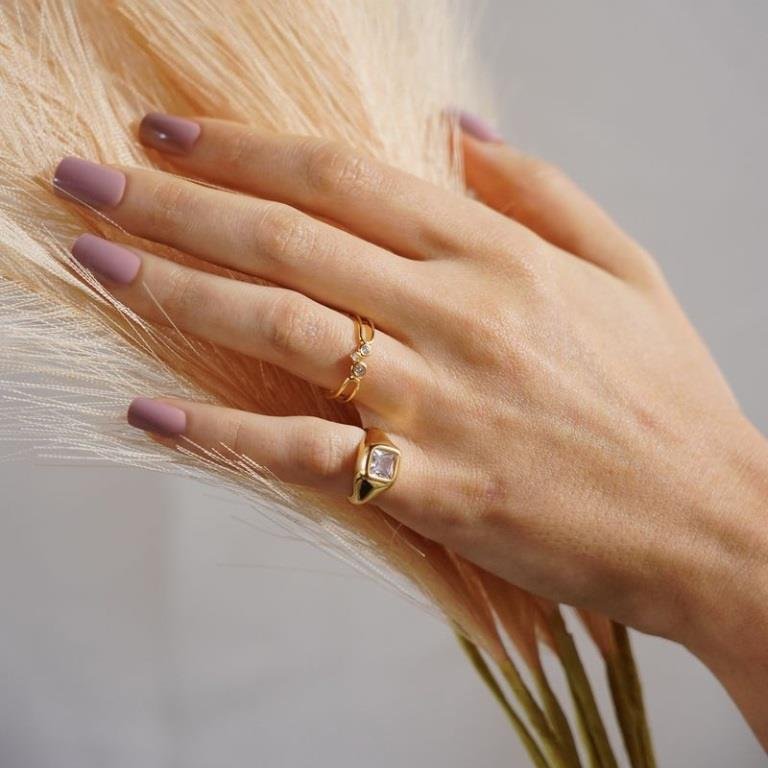 Anel Dedo Mínimo Zircônia Quadrada