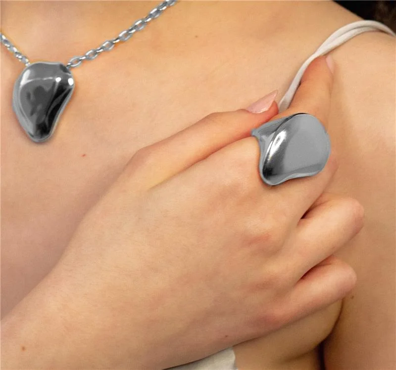 Anel Orgânico Ondulado Liso