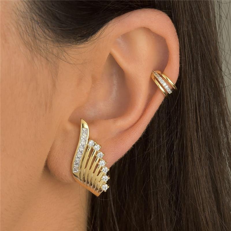 Brinco Em Linhas Lisas Com Pontos de Luz