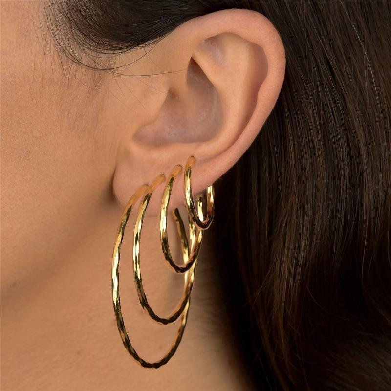 Brinco Meia Argola Facetada 2cm