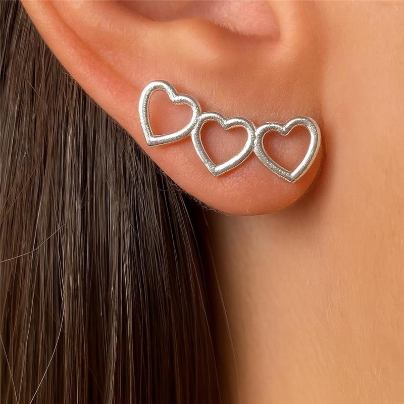 Brinco Prata Leve Ear Cuff Três Corações Vazados