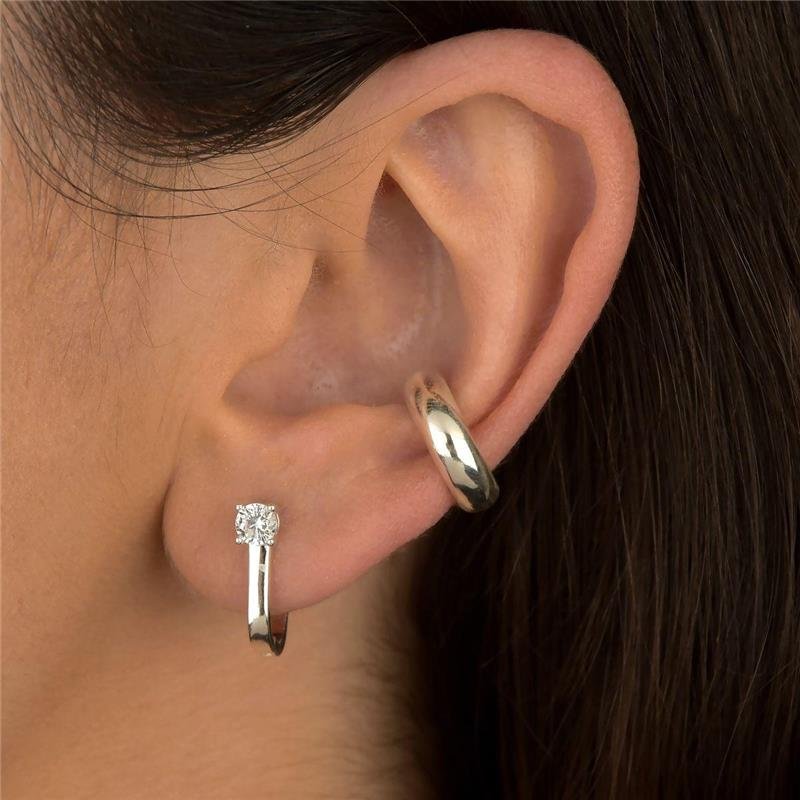 Brinco Prata Leve Haste e Ponto de Luz