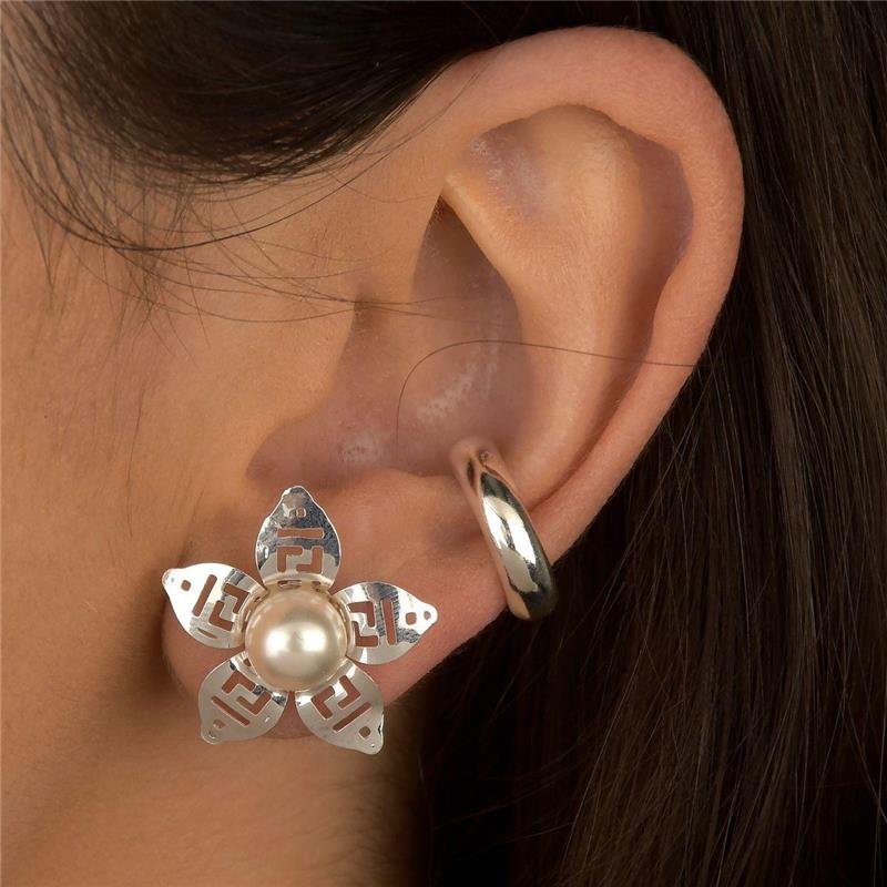 Brinco Prata Leve Flor e Pérola