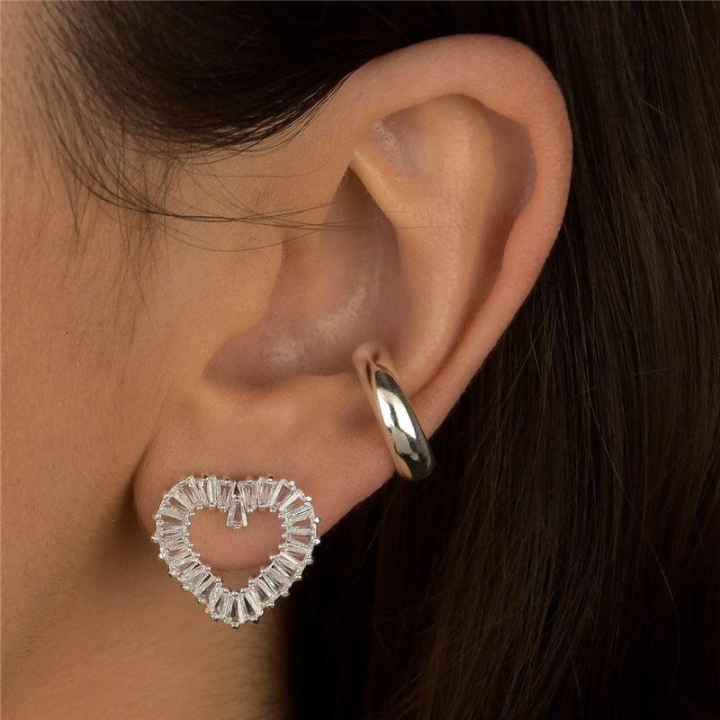 Brinco Prata Leve Coração Cravejado