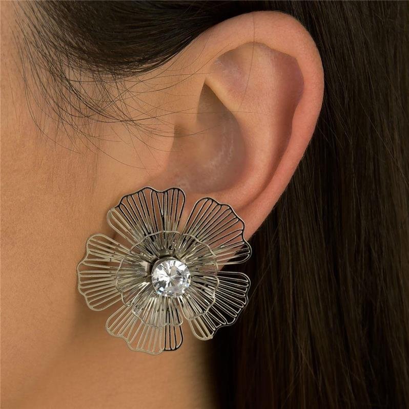 Brinco Flor Cinco Pétalas e Zircônia