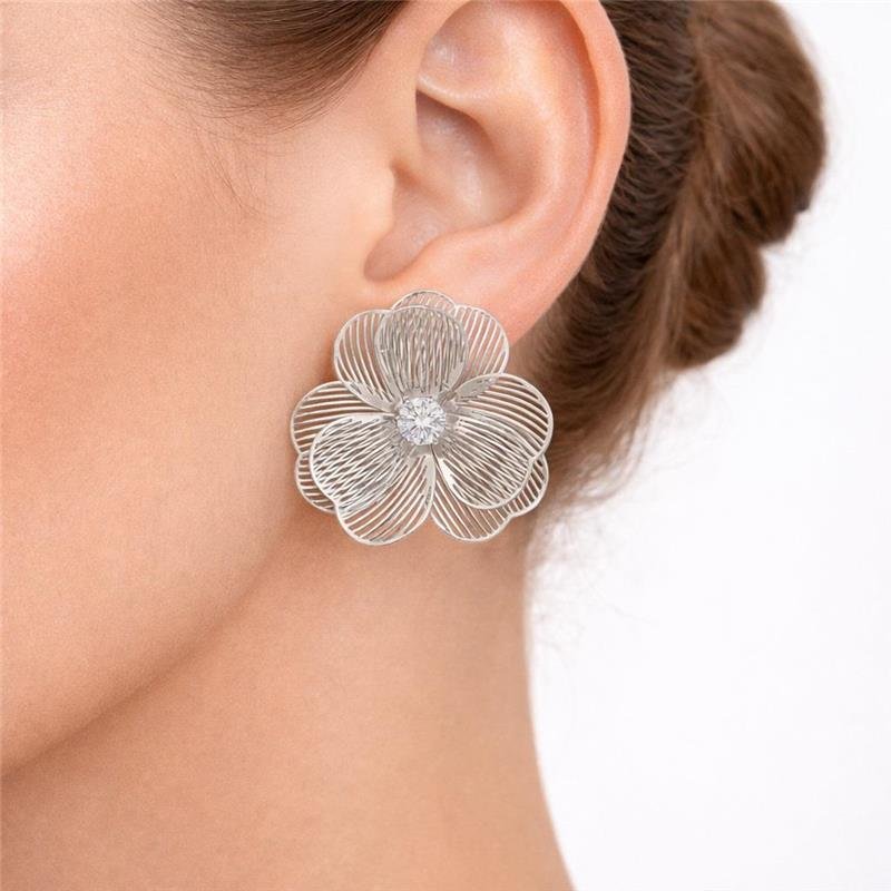 Brinco Flor Seis Pétalas e Zircônia
