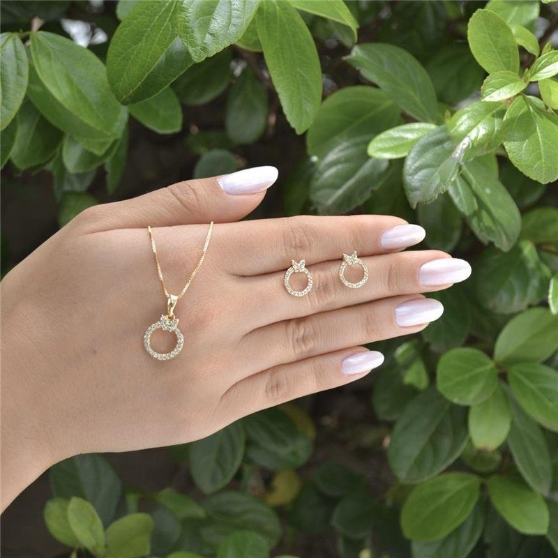 Conjunto Redondo Com Borboleta