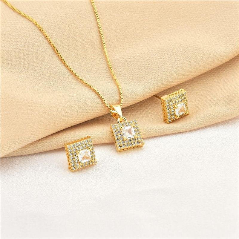 Conjunto Quadrado Cravejado