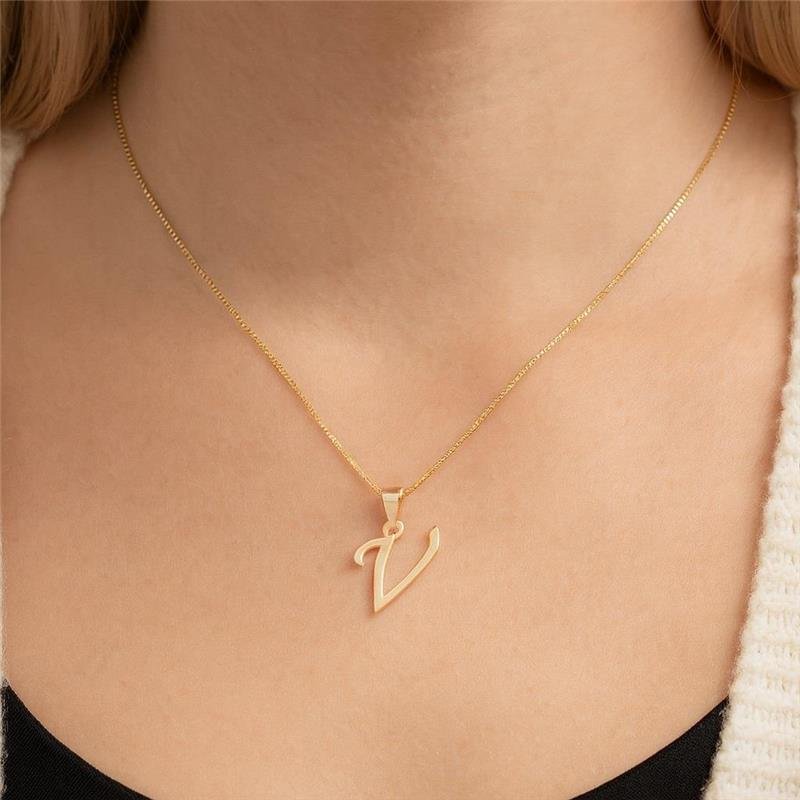 Colar Pingente letra V