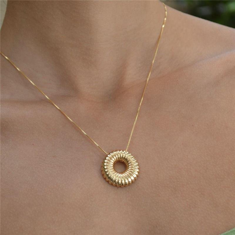 Colar Círculo Trabalhado