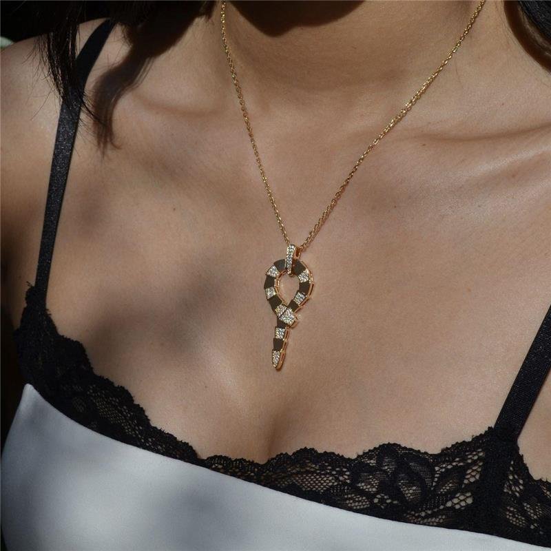 Colar Serpente Cravejada