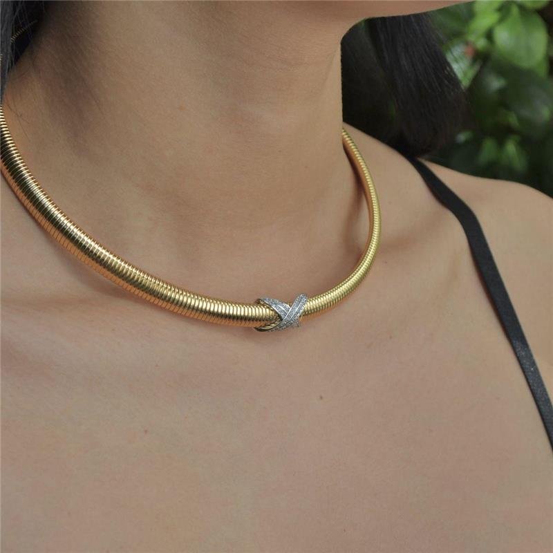 Colar Arco Flexível Inspiração T
