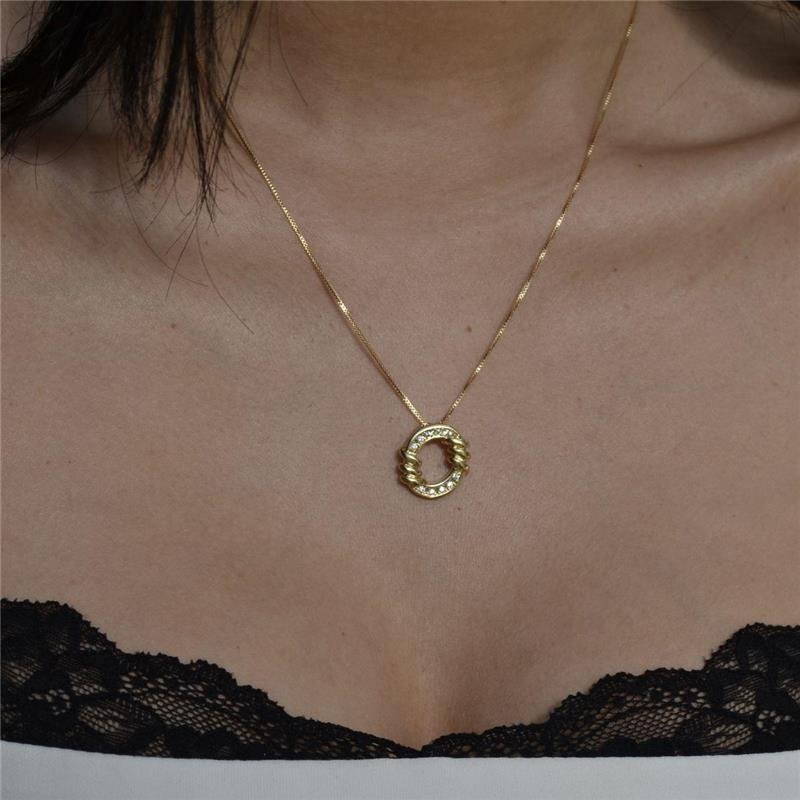 Colar Círculo Vazado e Cravejado