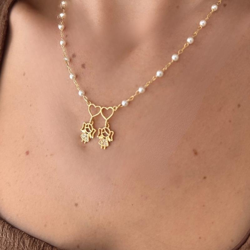Colar Duas Filhas Meninas e Pérolas