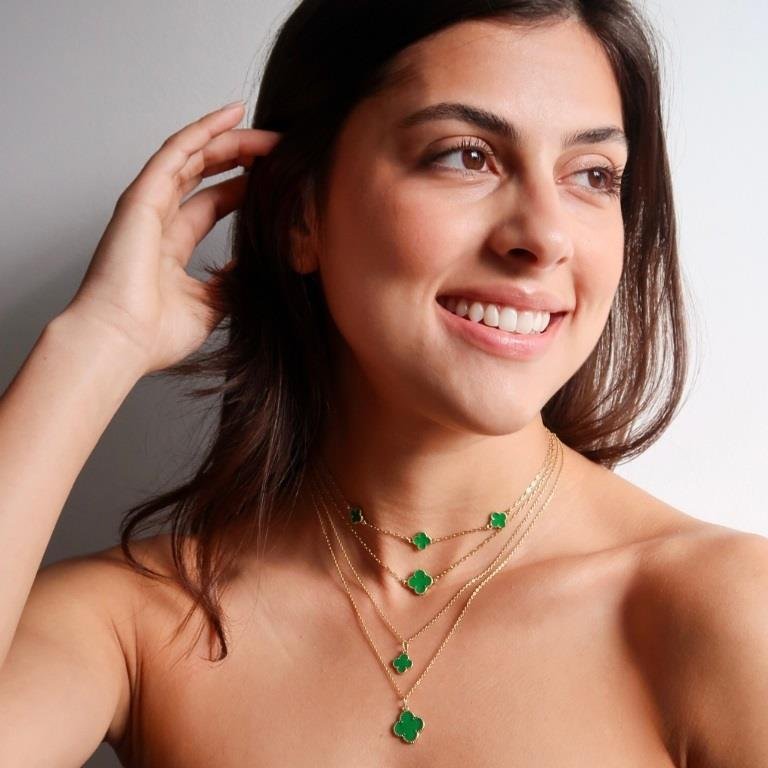 Colar Trevo Inspiração Esmeralda Delicado