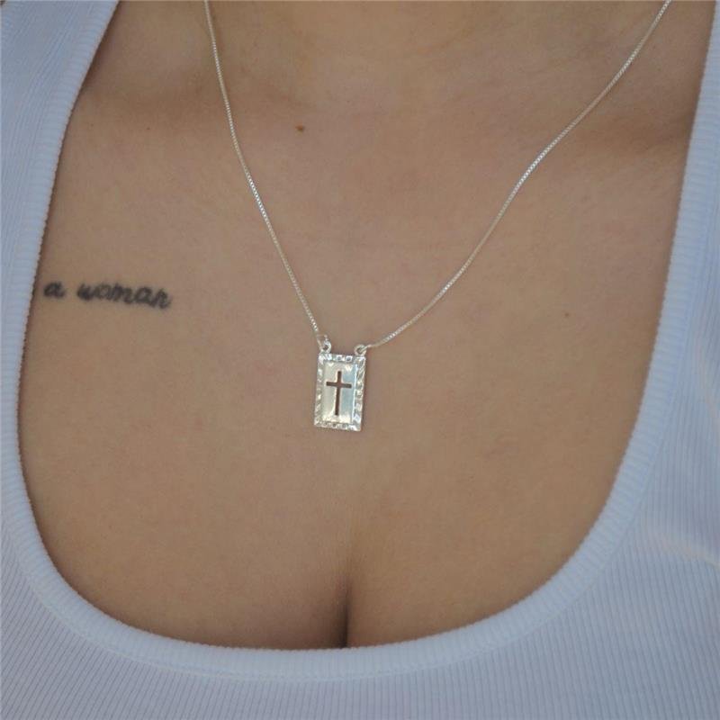 Colar Escapulário Prata Leve Espírito Santo e Cruz