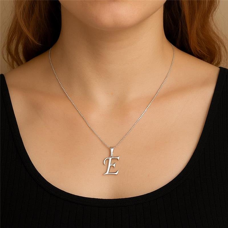 Colar Prata Leve Pingente letra E