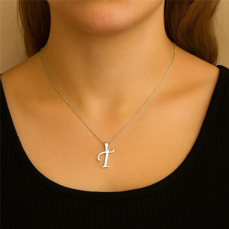 Colar Prata Leve Pingente letra T