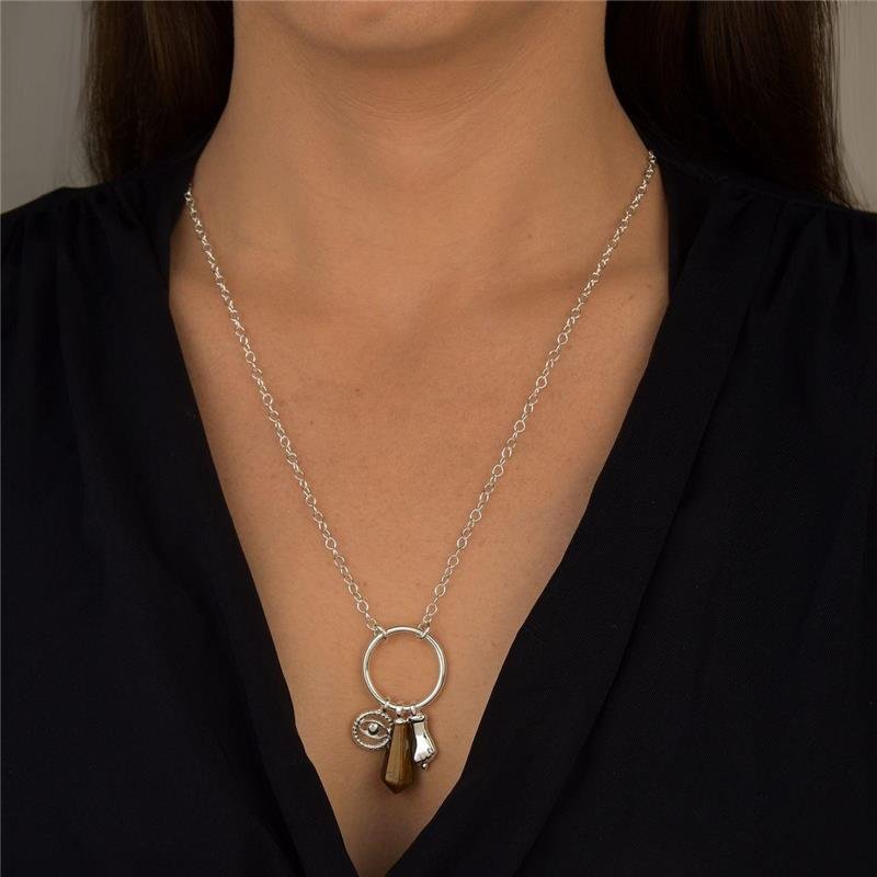 Colar Prata Leve Olho de Tigre Patuá