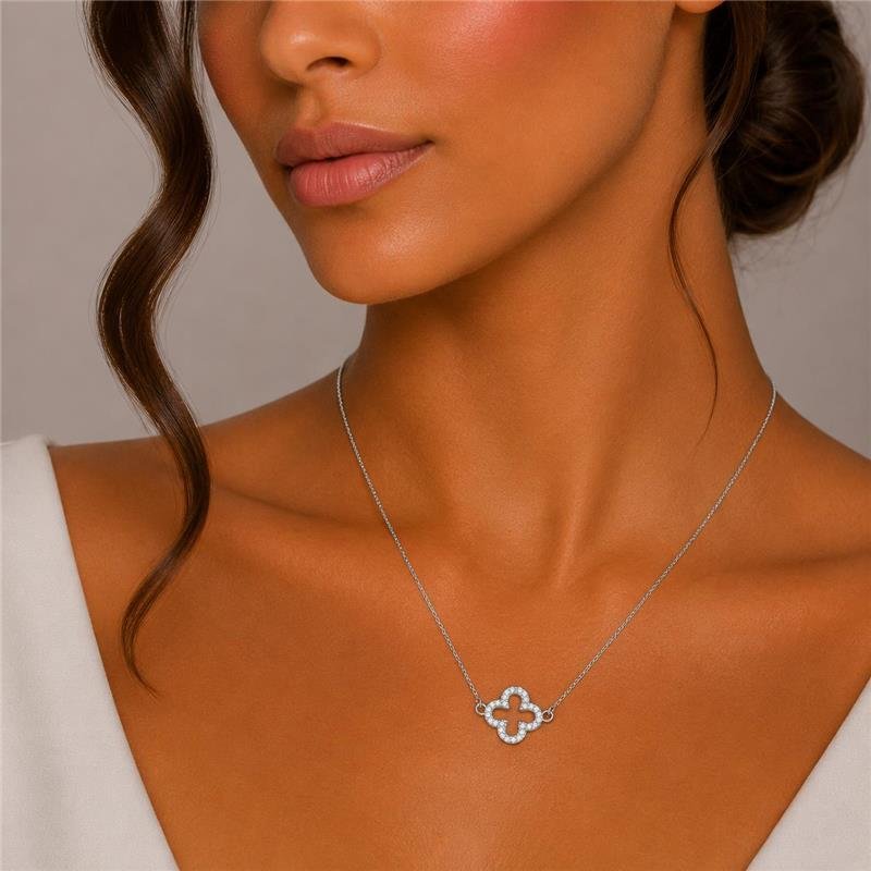 Choker Prata Leve Trevo Vazado
