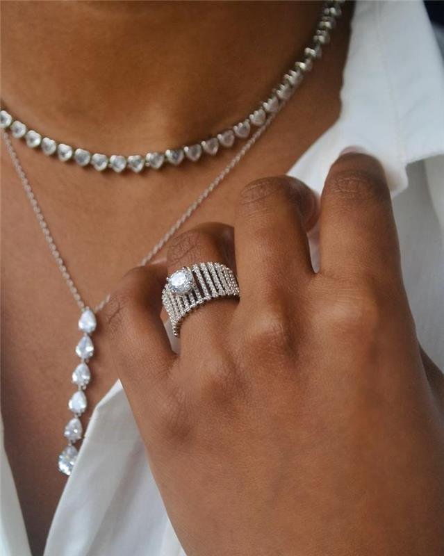 Colar Choker Luxo Corações - Última Peça