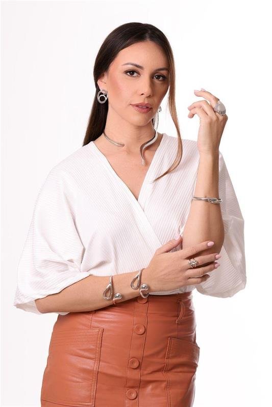 Bracelete Luxo Acessível Enlace 