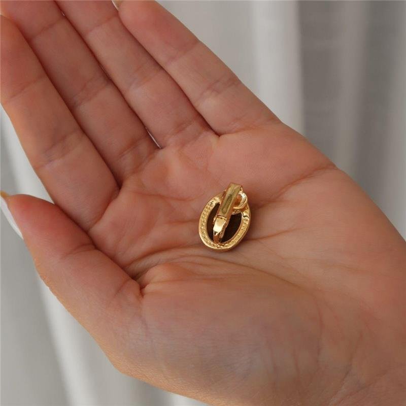 Brinco De Pressão Olho de Tigre Oval